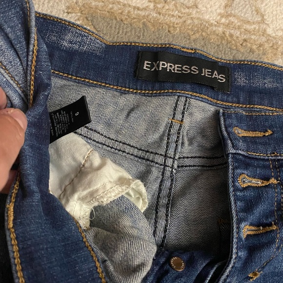 Express Jean shorts size 6 - Picture 3 of 3